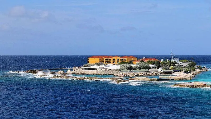 3587 jamaica couple