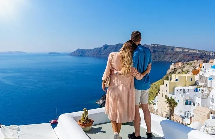 3600 santorini honeymoon