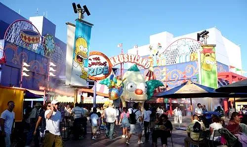 3677 couple kissing universal studios