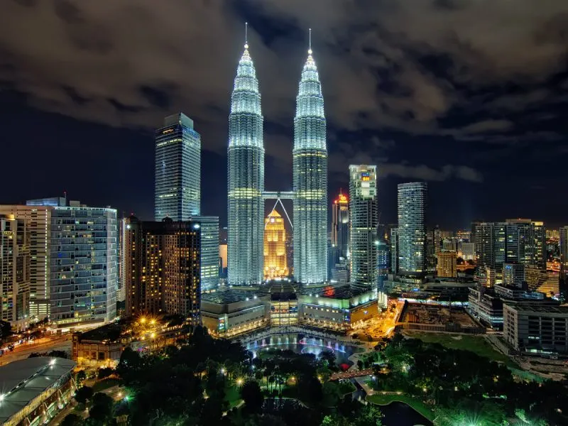 3682 malaysia honeymooners