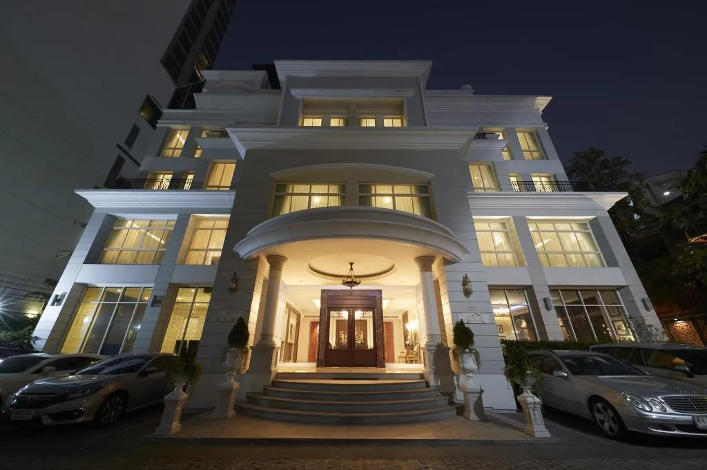 3713 peninsula bangkok