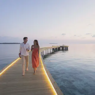 /img/3719-maldives-romantic-dinner.webp