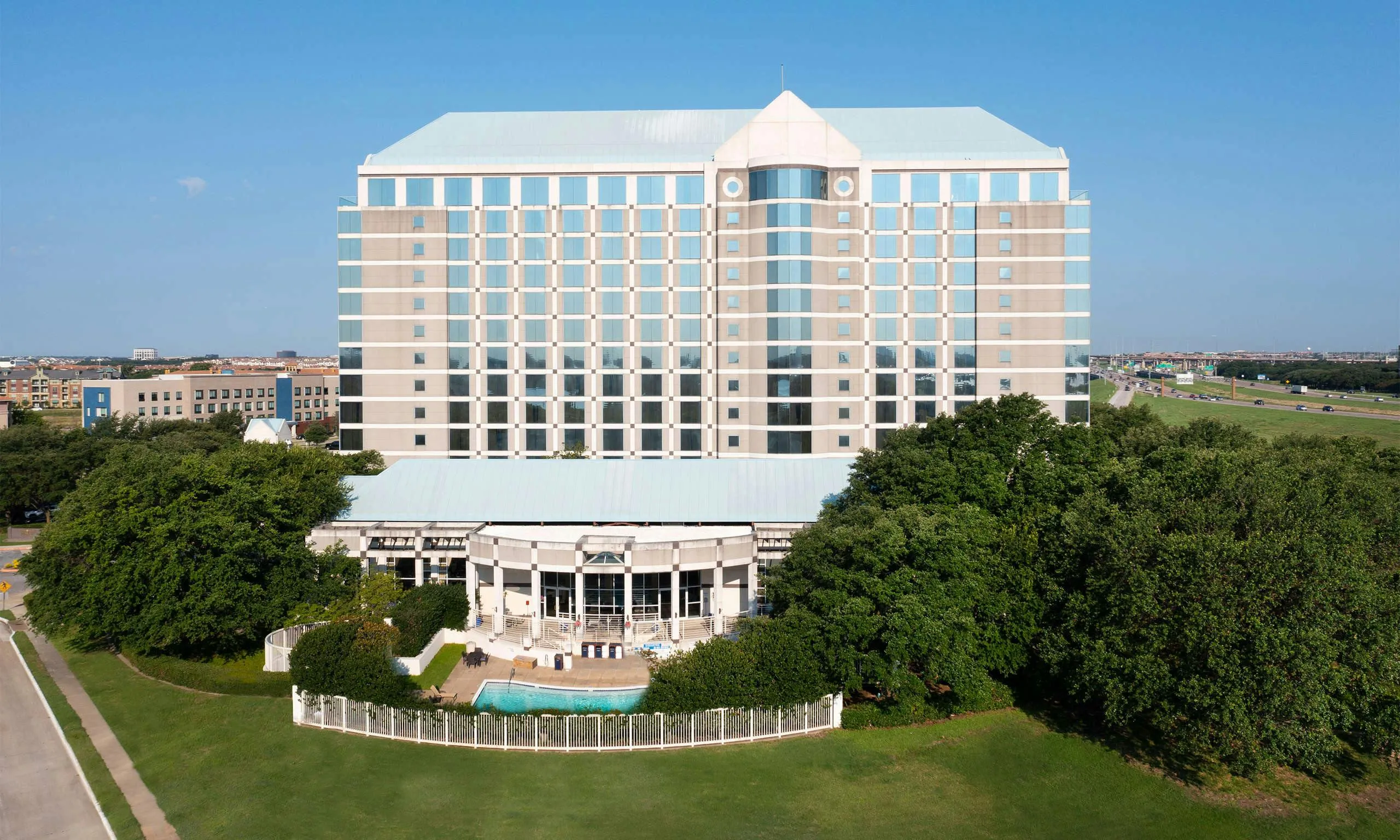 3738 dallas honeymoon hotel suite