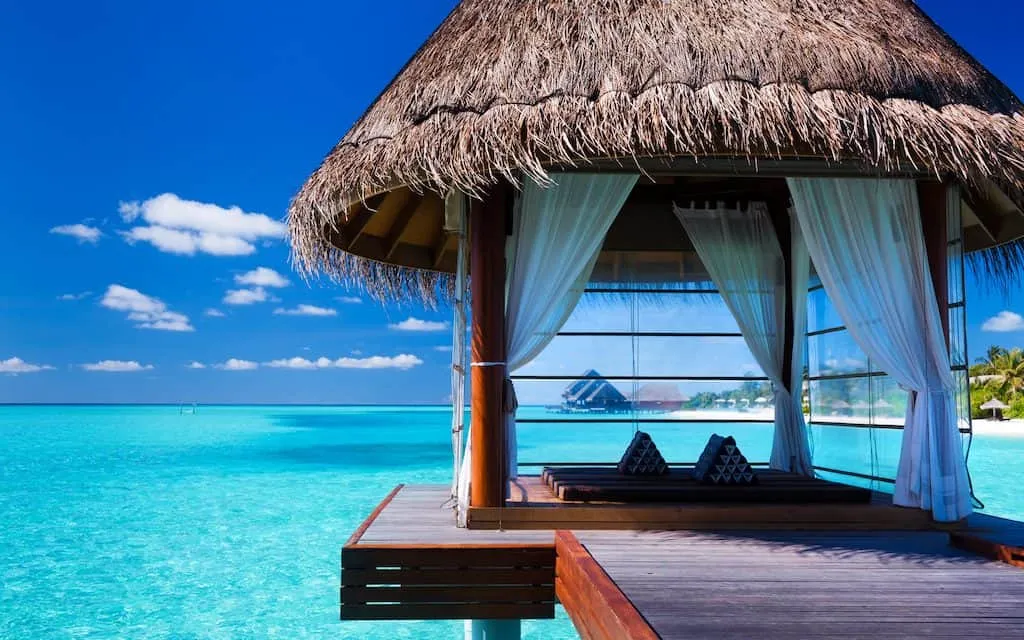 /img/3776-bora-bora-sunset-dinner.webp