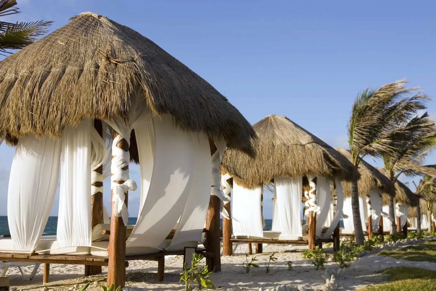 /img/3777-couple-mexico-sunset.webp
