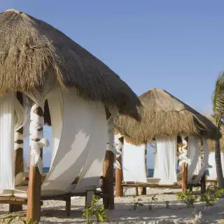 /img/3777-couple-mexico-sunset.webp