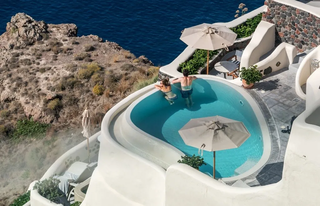 /img/3824-greece-honeymoon-accommodation.webp