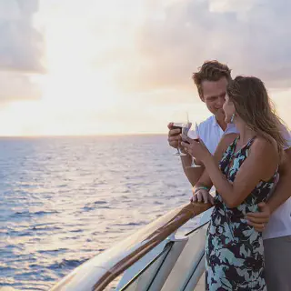 /img/3833-romantic-cruise-dinner.webp