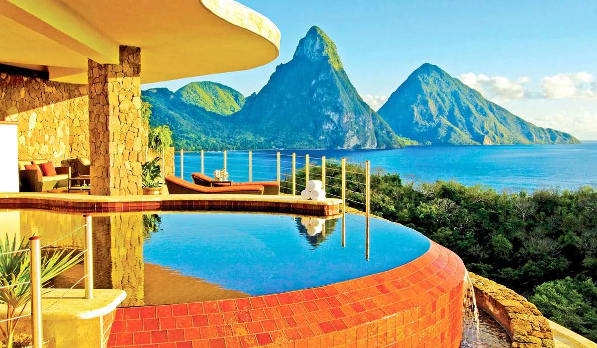/img/3847-resort-honeymoon.webp