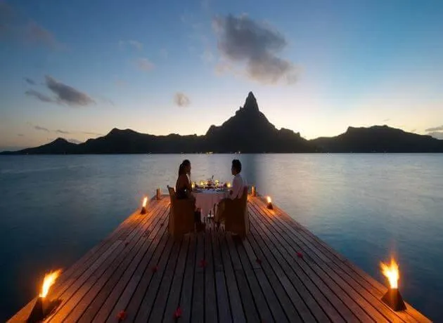 3851 bora bora couple beach